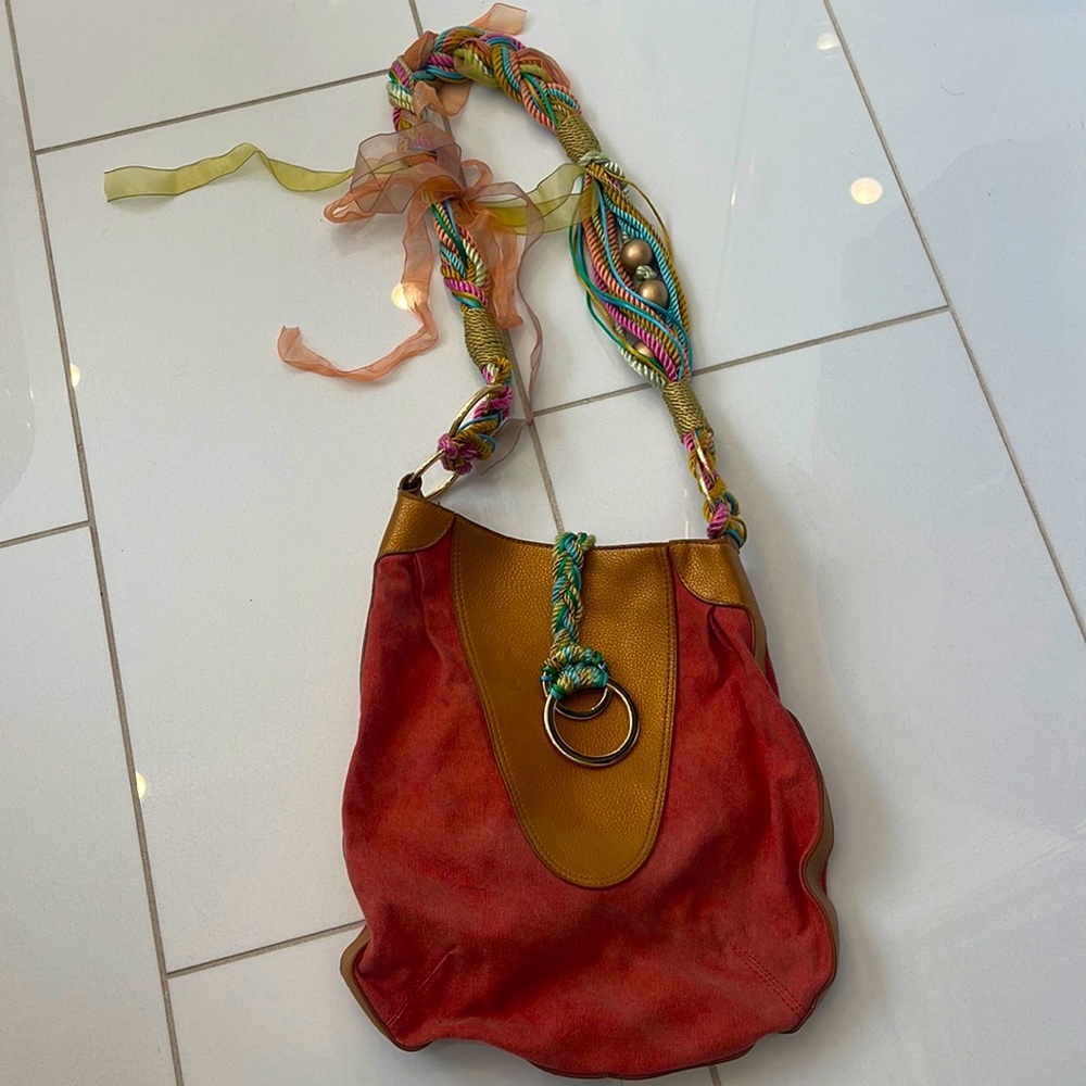 Hobo bag with colorful strap
